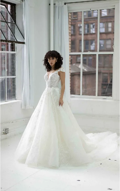 1371 Full Skirt Gown